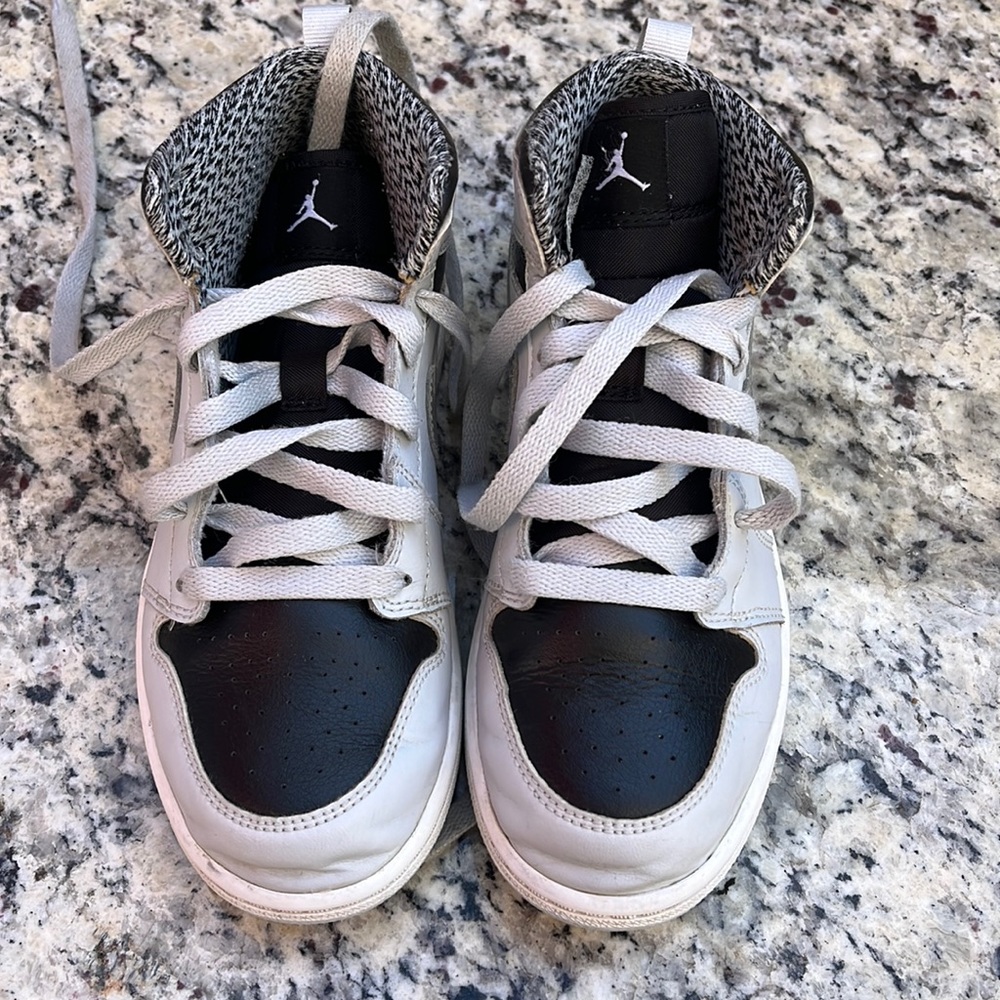 Boys sneakers